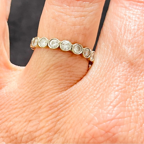 VINTAGE WHITE GOLD & DIAMOND ETERNITY RING BAND - Picture 5 of 7